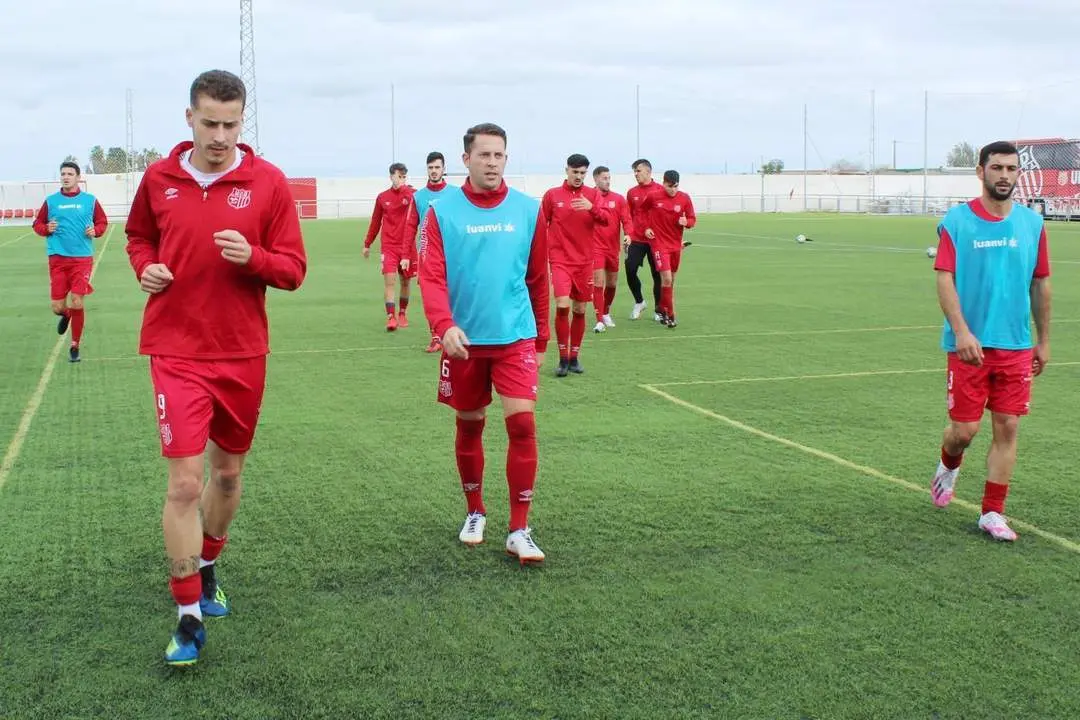 Ra&uacute;l Vidal, Dani Ruiz y Eloy, jugadores de la UD Algaida - Ra&uacute;l J. Bustillos