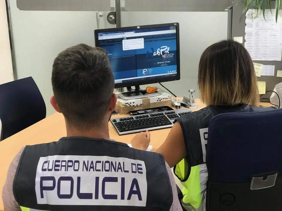 Agentes de la Polic&iacute;a Nacional. - CNP