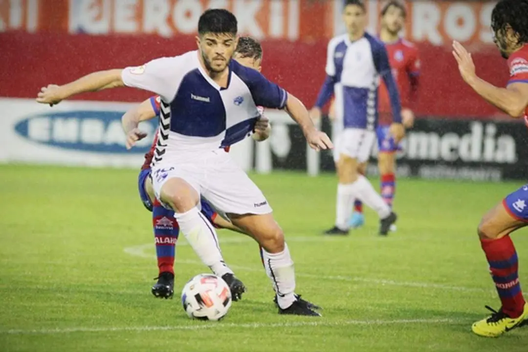 Carri, ex del Atl&eacute;tico Sanluque&ntilde;o, ha tenido un buen inicio de temporada - CD Ebro