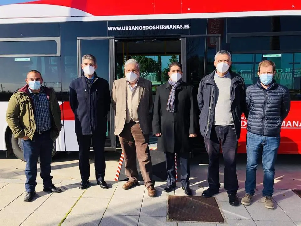 Presentaci&oacute;n de la nueva flota de autobuses de Dos Hermanas. - AYTO DDHH