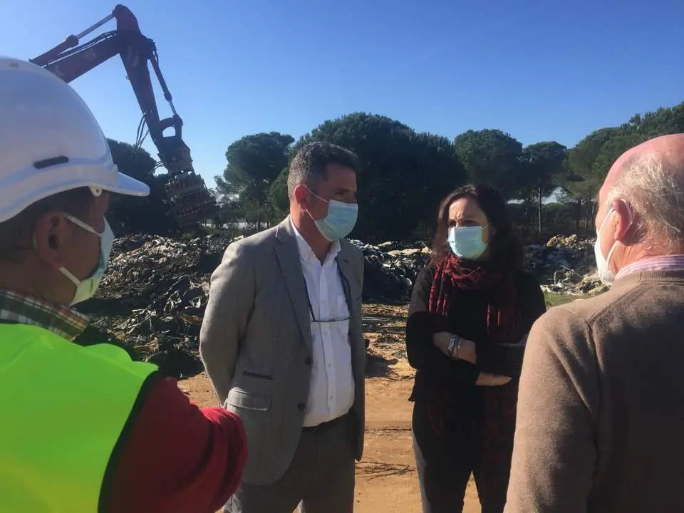 Visita al dep&oacute;sito de residuos agr&iacute;colas de Moj&oacute;n Blanco. - VH