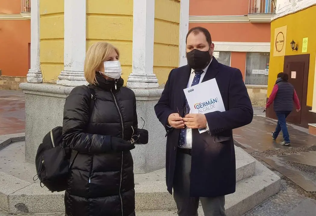 JAVIER BELLO CON MAR&Iacute;A JOS&Eacute; GARC&Iacute;A - PELAYO. - Viva