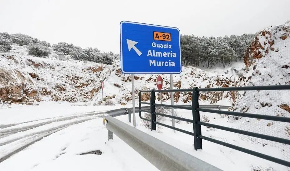 Nevada en la A-92. - Europa Press