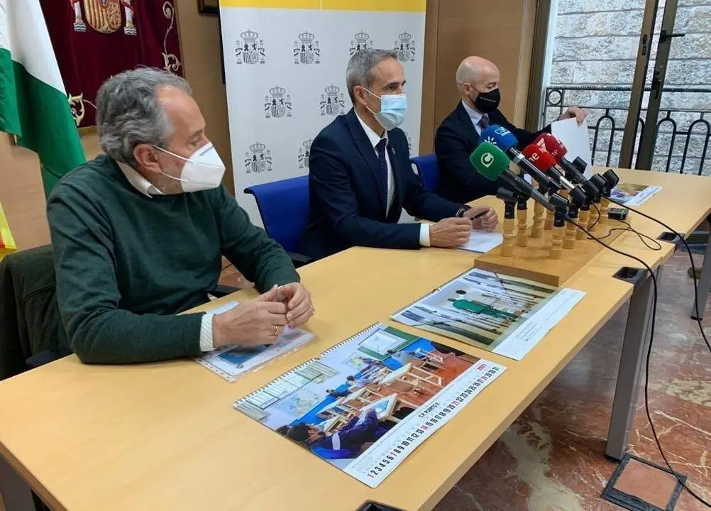 Presentaci&oacute;n del calendario realizado por internos de Puerto II. - Viva