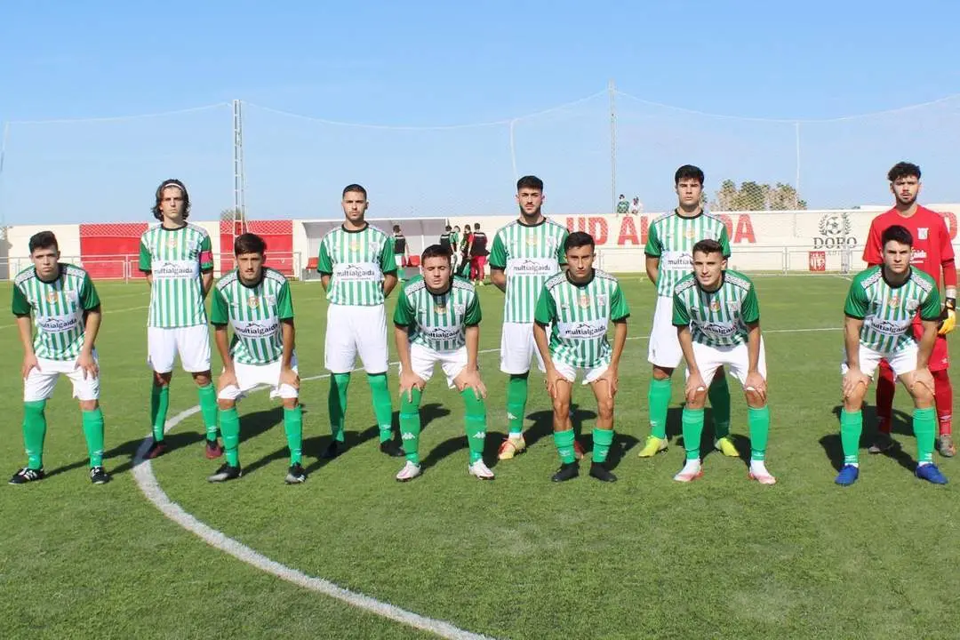 El equipo juvenil A del Atl&eacute;tico Sanluque&ntilde;o el d&iacute;a que recibi&oacute; al Betis en el Doro Stadium - Ra&uacute;l J. Bustillos