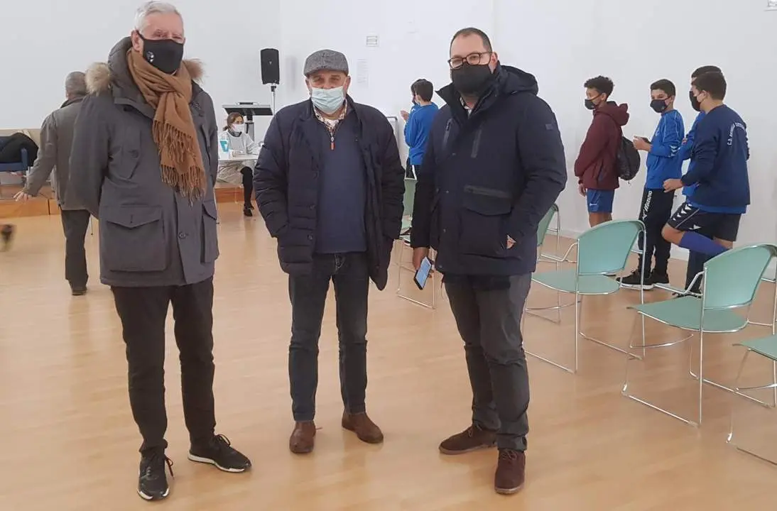 TEST DE ANTICUERPOS AL F&Uacute;TBOL BASE EN EL CENTRO C&Iacute;VICO. - Viva