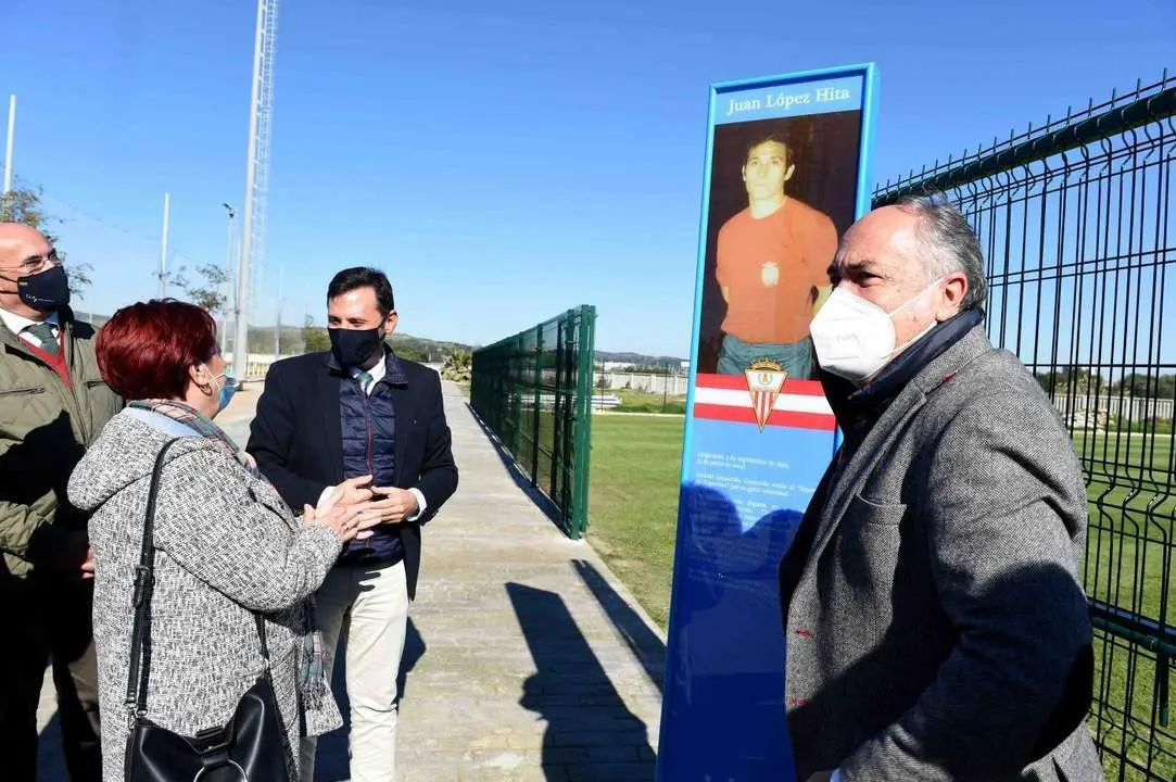 Inauguraci&oacute;n del campo de entrenamiento de La Menacha. - AI