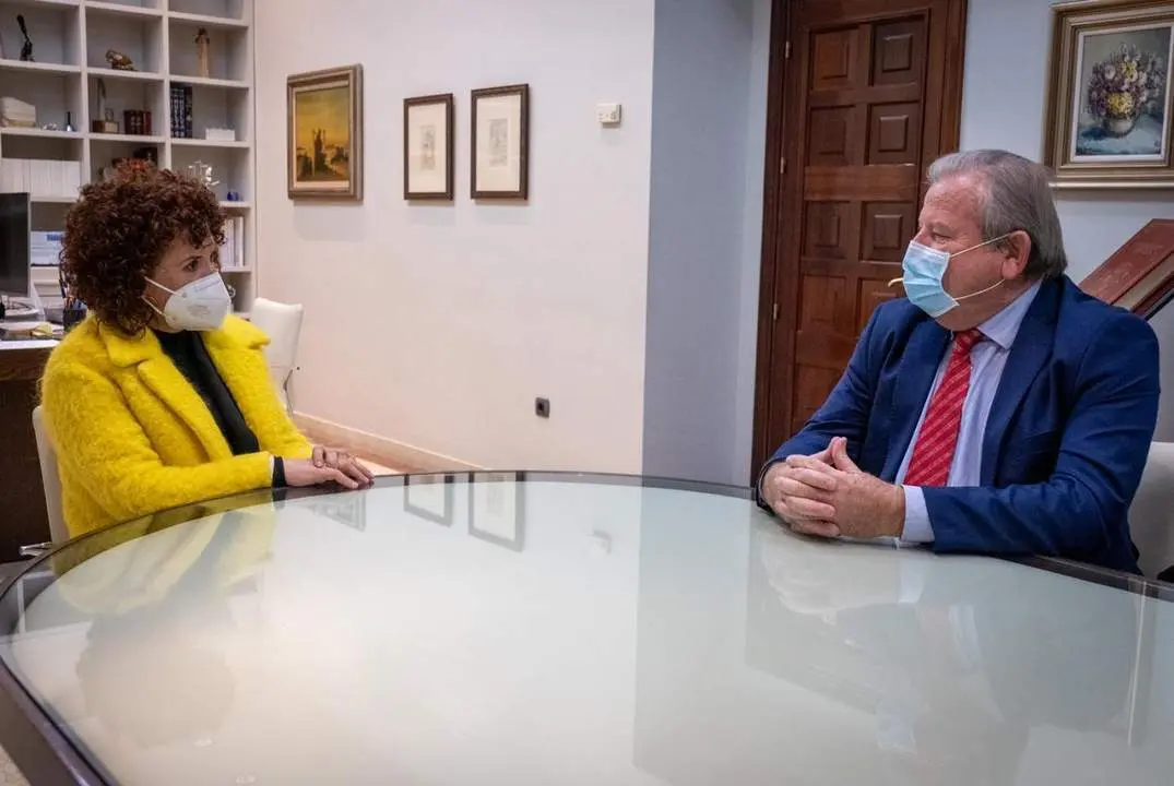 Lim&oacute;n se re&uacute;ne con el presidente de los citricultores. - VH
