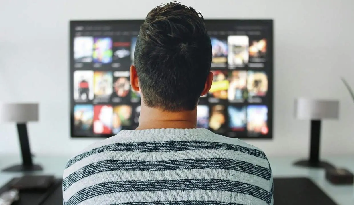 Ver la televisi&oacute;n. | EP