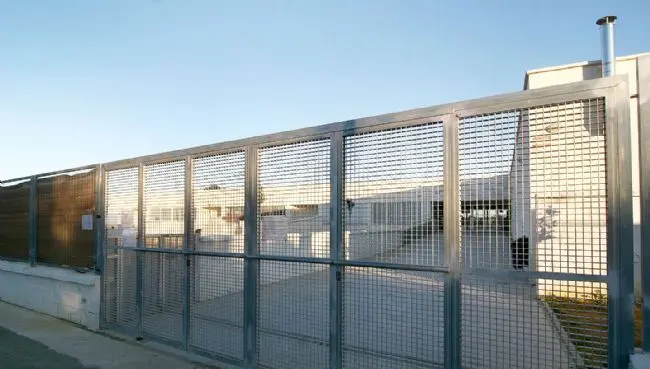 Imagen de la entrada principal del nuevo colegio de La Marquesa, motivo de las quejas del AMPA. - Jes&uacute;s Navas