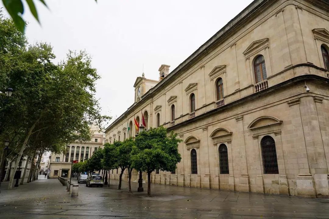 Fachada del Ayuntamiento de Sevilla. - AYTO