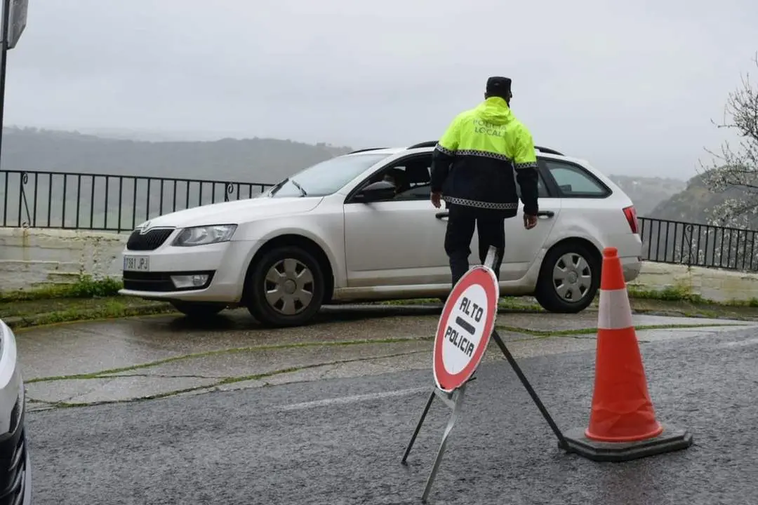 Control de la Polic&iacute;a en Vejer. - A.I.