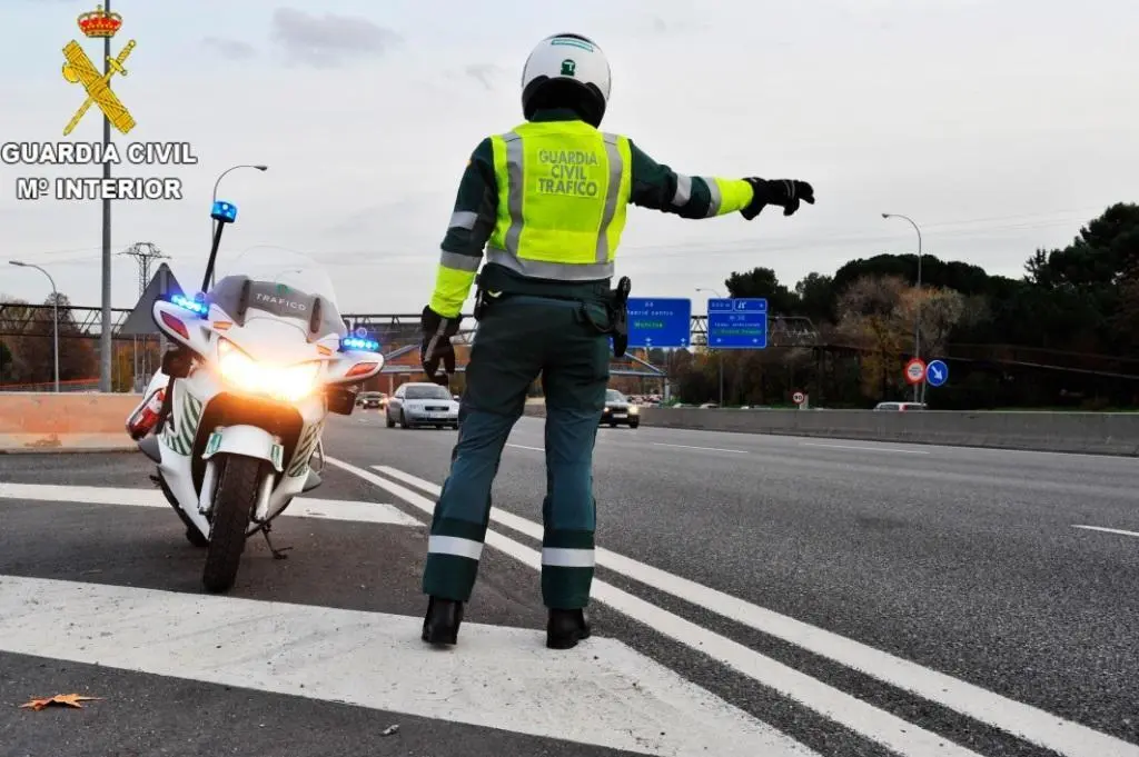 Control de Guardia Civil de Tr&aacute;fico. - ep