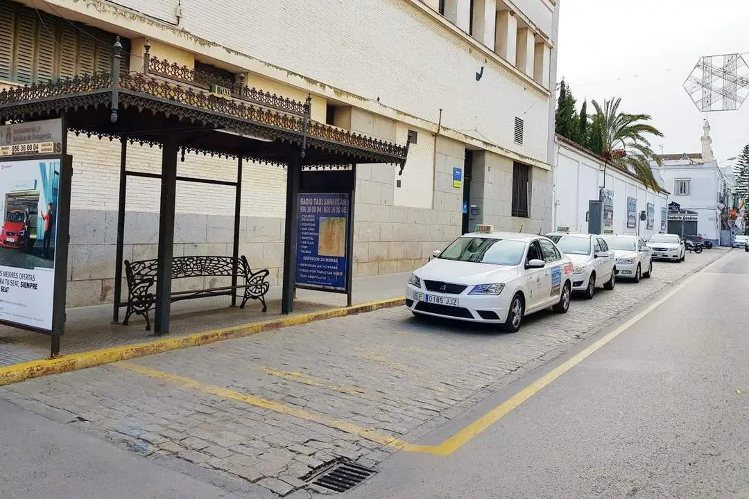 La parada de taxis ubicada en la Calle San Juan - Ra&uacute;l J. Bustillos
