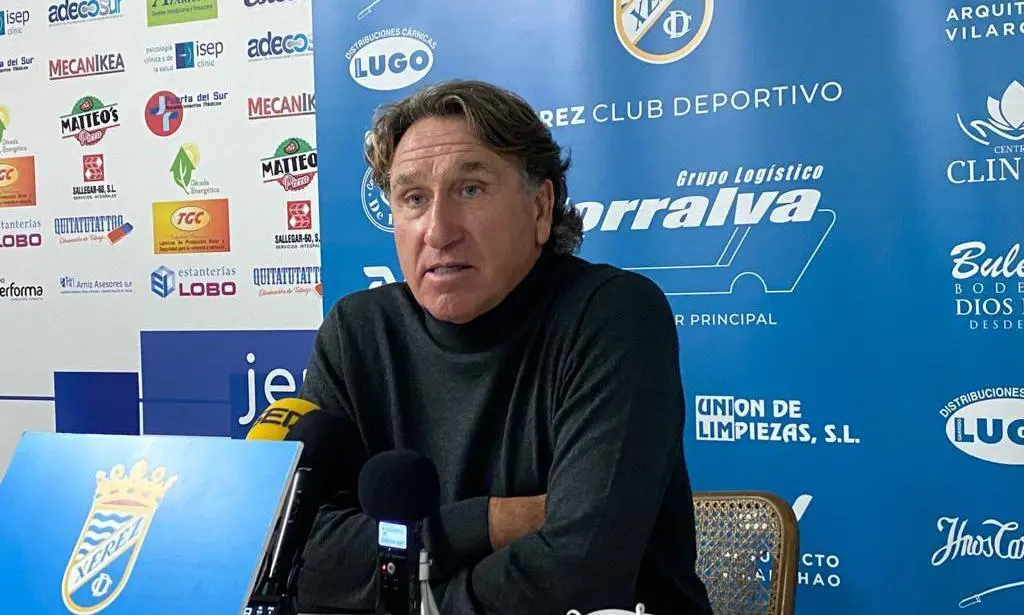 Esteban Vigo, durante la rueda de prensa en La Juventud - Cristo Garc&iacute;a