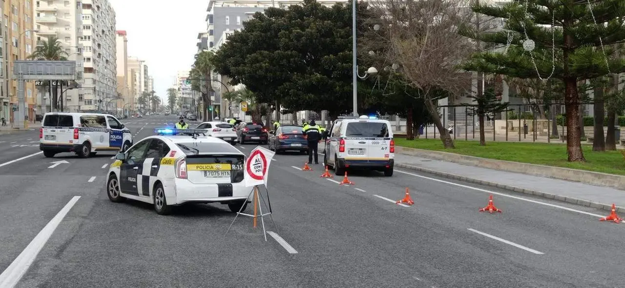 Controles de la Polic&iacute;a Local de C&aacute;diz. - 