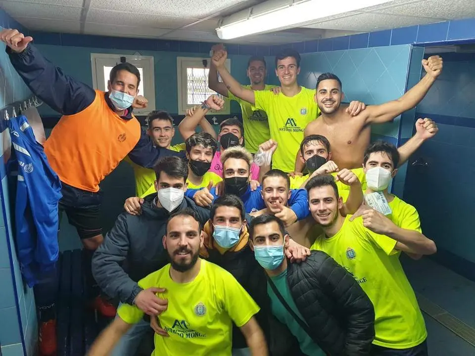 Los 'divinos' celebran el sufrido triunfo con una gran alegr&iacute;a - Jes&uacute;s L&oacute;pez