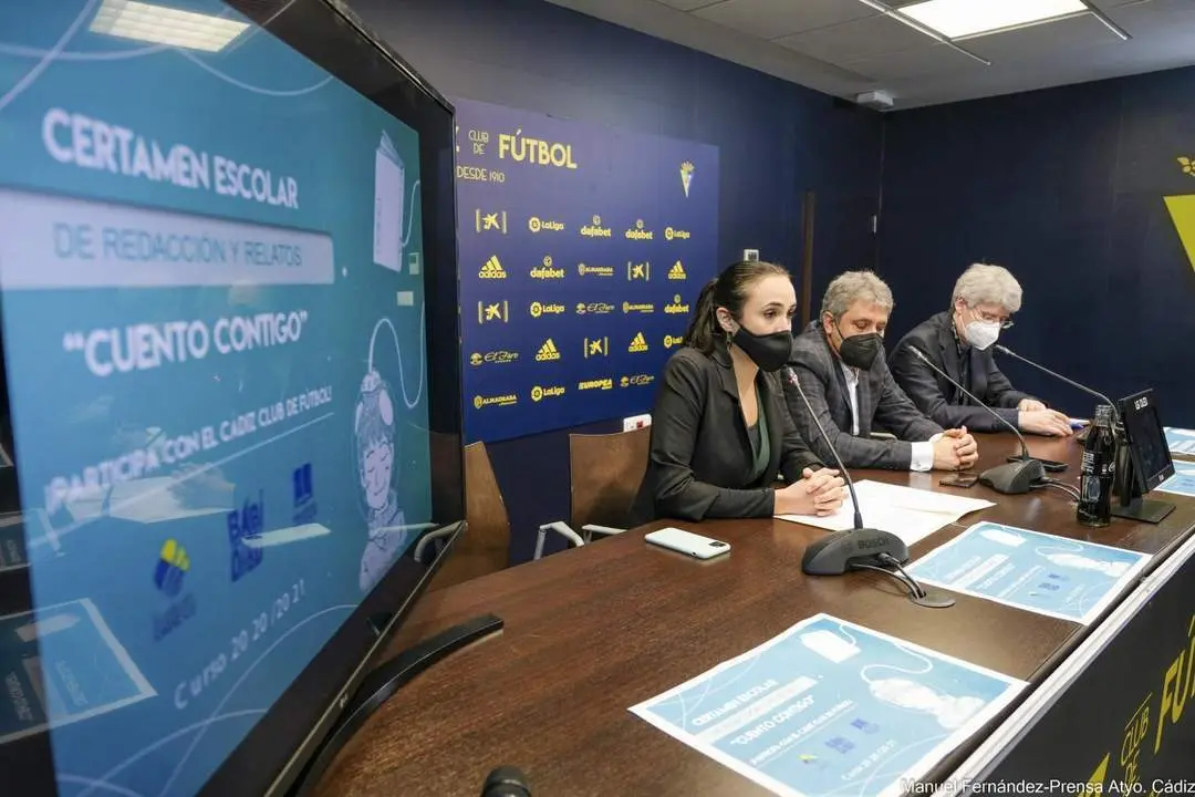 El Ayuntamiento y el C&aacute;diz C.F. presentan el certamen &lsquo;Cuento Contigo&rsquo; para fomentar la creatividad y la lectura entre los j&oacute;venes - 