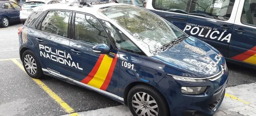 Veh&iacute;culo de la Polic&iacute;a Nacional.  - PN