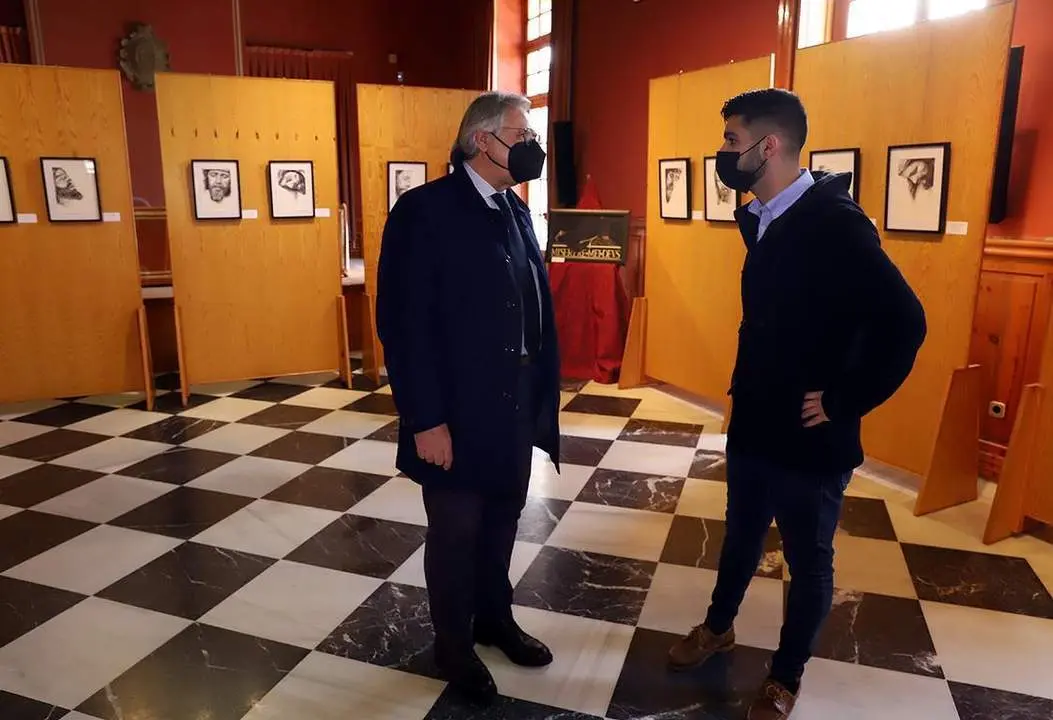 Camas en la exposici&oacute;n de Tom&aacute;s Ter&oacute;n - jerez.es