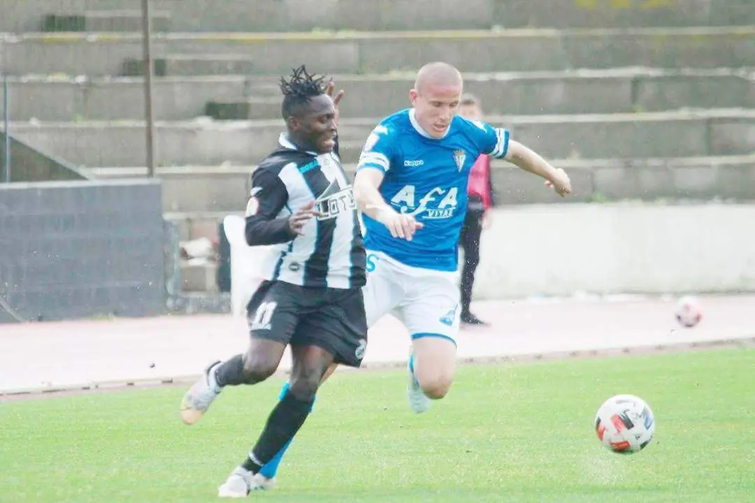 Koroma, que es natural de Sierra Leona, y el sanluque&ntilde;o Lolo Gonz&aacute;lez en el Balona 0 - San Fernando 0 - Andy Ragel
