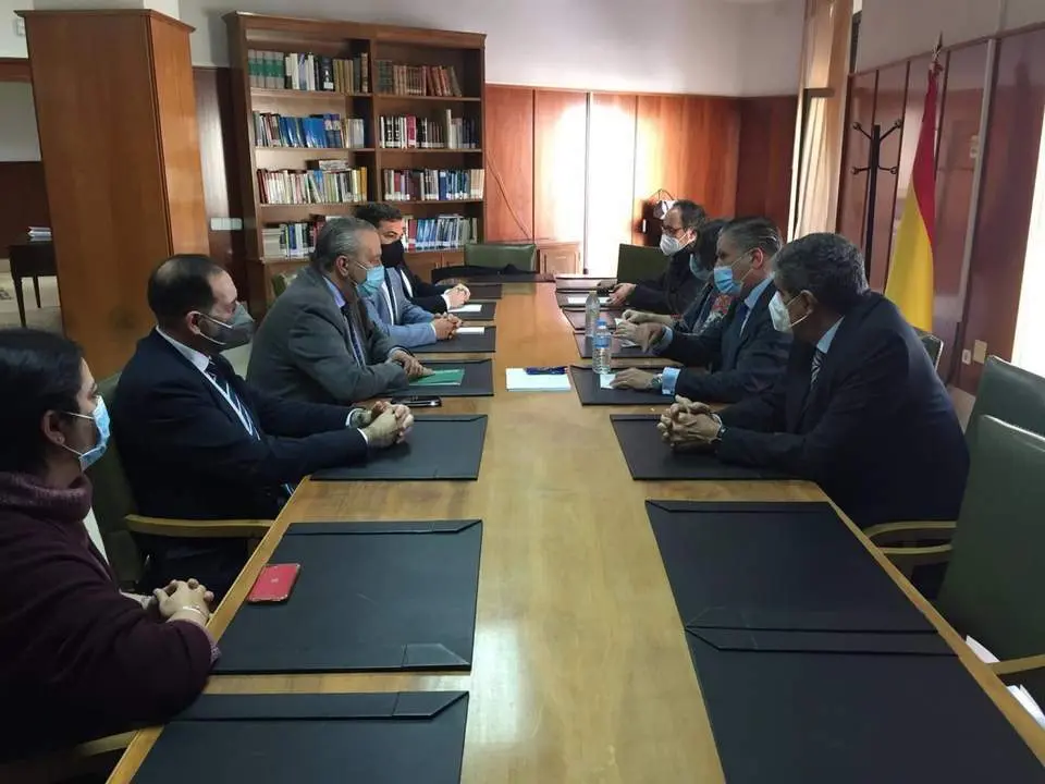 El director general de la Oficina Judicial y Fiscal, Carlos Rodr&iacute;guez Sierra, reunido con el presidente de la Audiencia Provincial de C&aacute;diz. - 