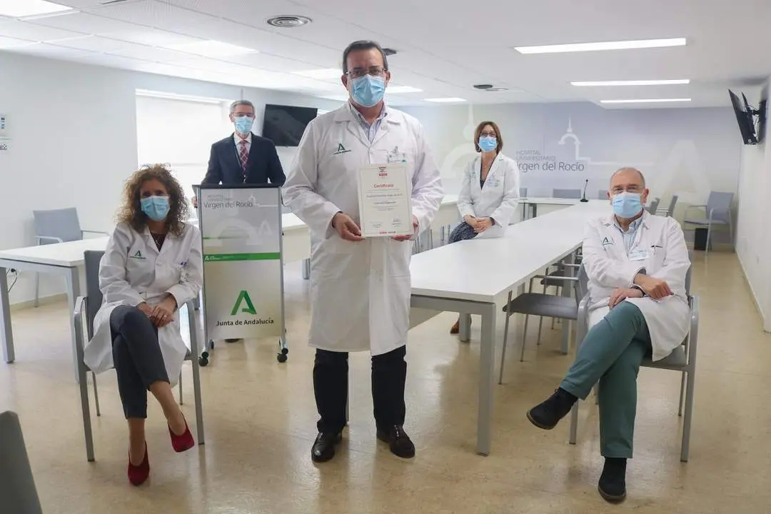 Equipo de profesionales del Virgen del Roc&iacute;o.  - HUVR