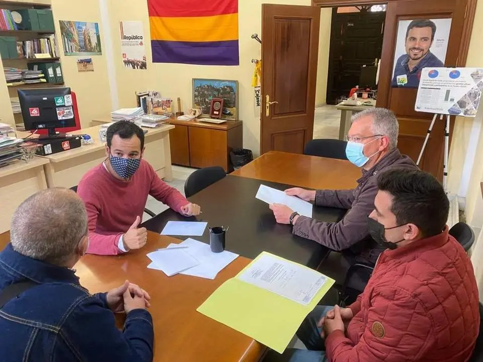 Reuni&oacute;n de Adelante Sevilla con la plantilla de la seguridad privada en edificios municipales. - ADELANTE