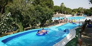 Instalaciones del parque acu&aacute;tico de Sevilla. - Aqu&oacute;polis.