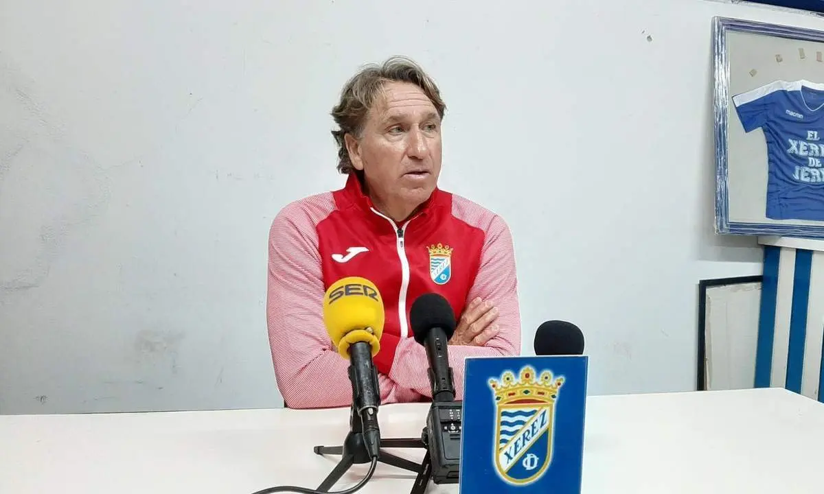 Esteban Vigo, durante una rueda de prensa. - 