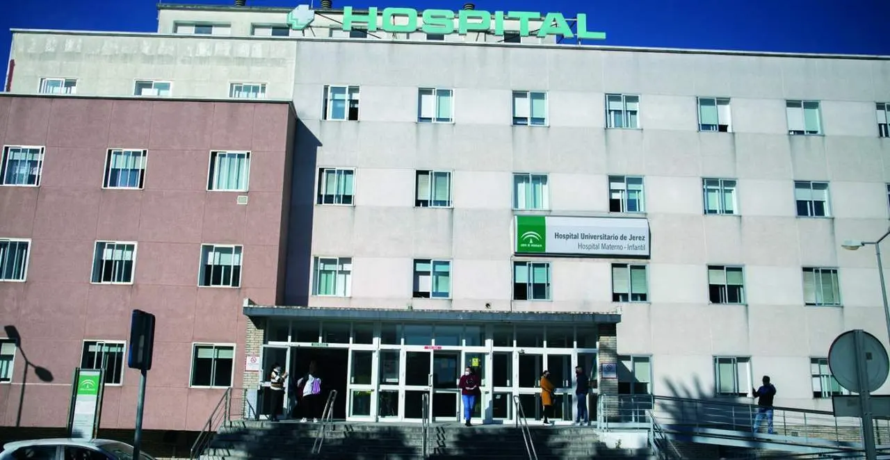 Las vacunas se administran en la antigua cafeter&iacute;a del Materno Infantil.  - Rafael Dom&iacute;nguez