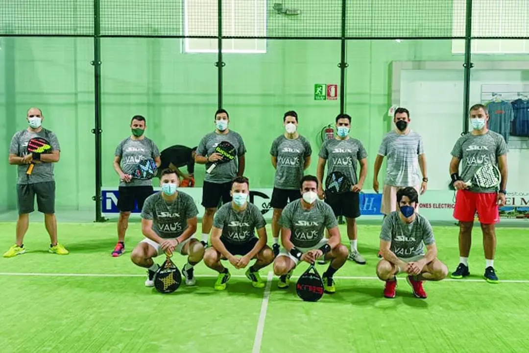 Las cinco parejas del Vaus de Sanl&uacute;car de Padel que se enfrentaron al Club Padel Jimena - CPMM
