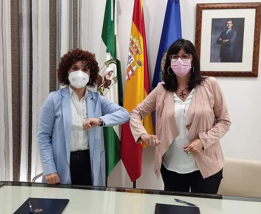 Firmas de los convenios. - VH