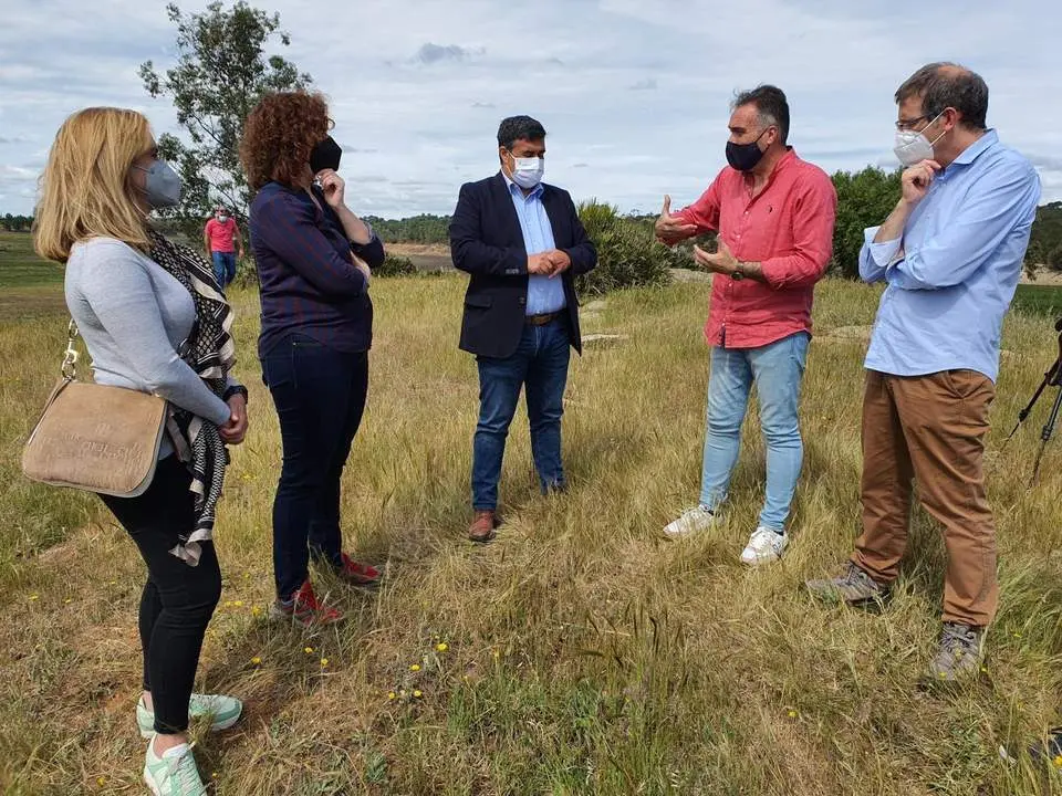 Visita del delegado a los restos de La Palma. - VH