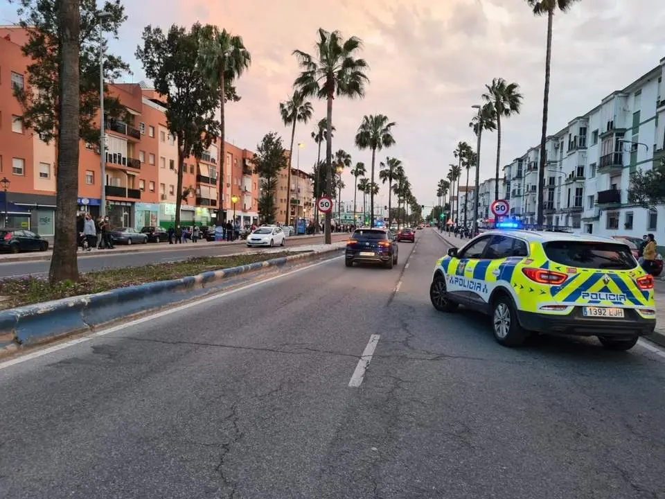 INTERVENCI&Oacute;N POLIC&Iacute;A CARRERAS Y EXHIBICIONES ILEGALES DE MOTOS EN EL TEJAR. - viva