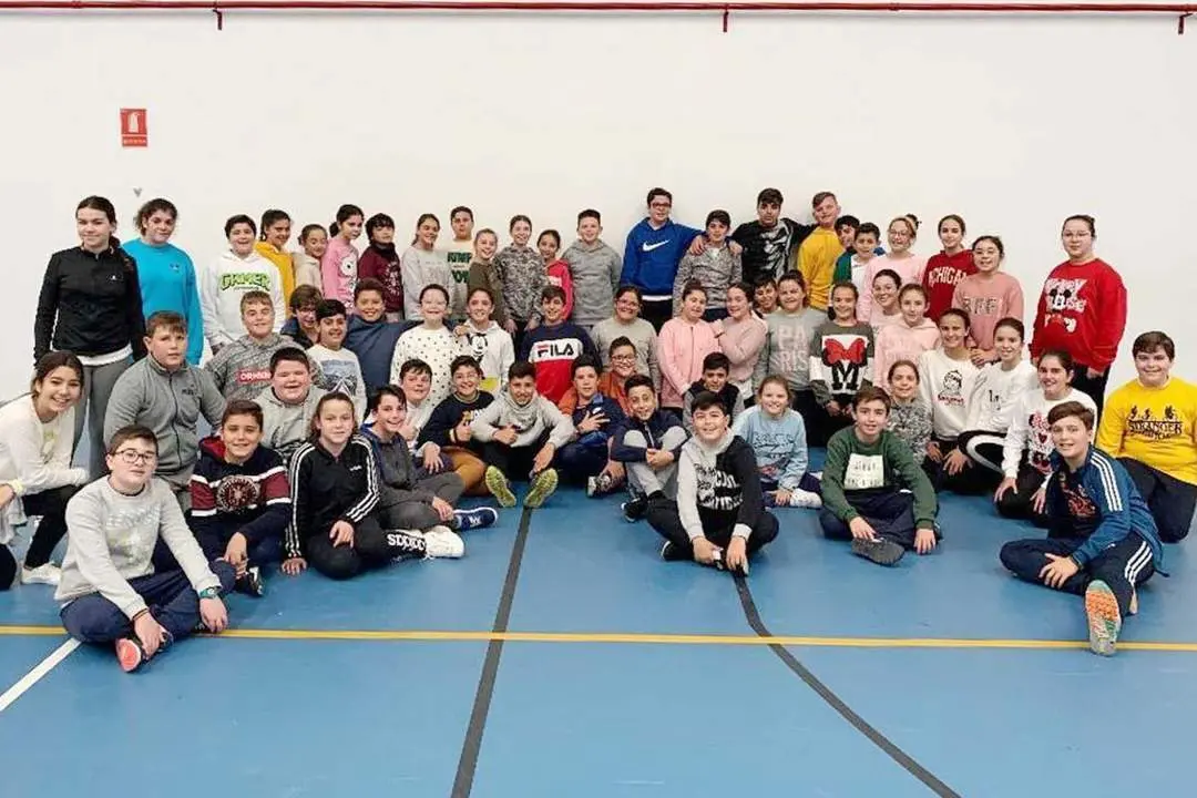 Los alumnos que iban a representar al CEIP Maestra Caridad Ruiz en Jugar y Convivir el a&ntilde;o pasado - CMCR