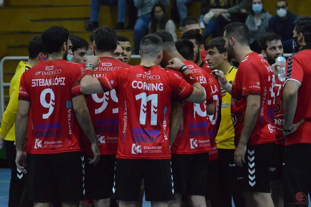 Los jugadores del Cajasur durante un partido - | C&oacute;rdoba de Balonmano
