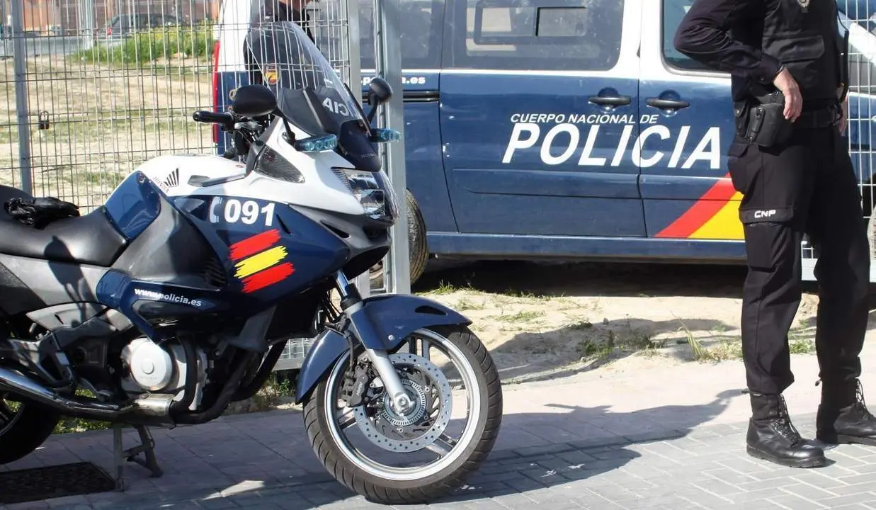Polic&iacute;a Nacional. - 