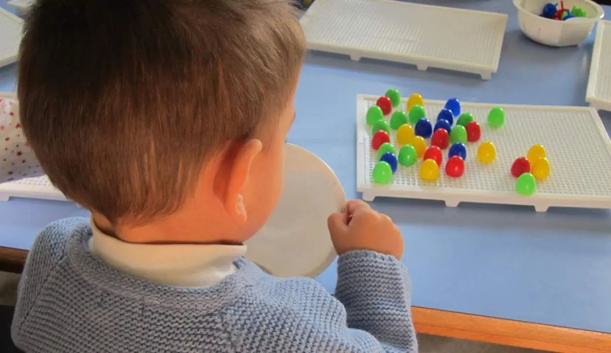 Un ni&ntilde;o jugando (archivo). - EP