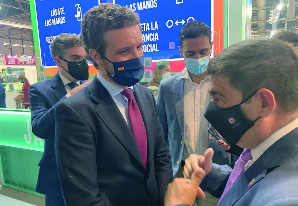 Encuentro no programado entre Casado y Reyes - VIVA JA&Eacute;N