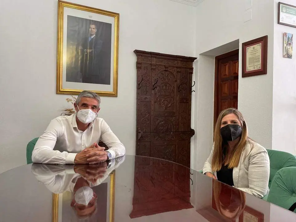 Irene Garc&iacute;a mantuvo un encuentro con Isidoro Gamb&iacute;n en la Alcald&iacute;a.  - DIPUTACI&Oacute;N