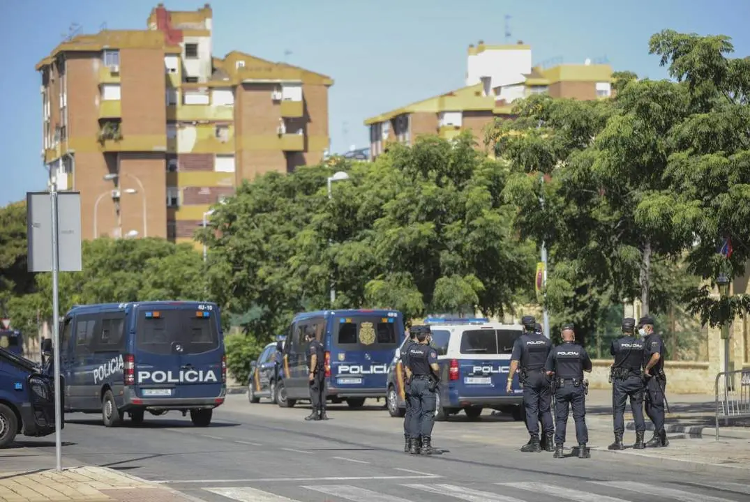 Actuaci&oacute;n policial en el Pol&iacute;gono Sur. - EP