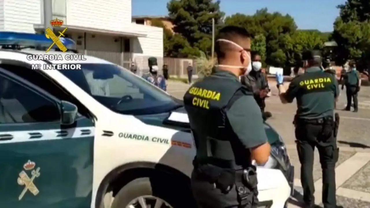 Imagen de archivo de una patrulla de la Guardia Civil. - EP