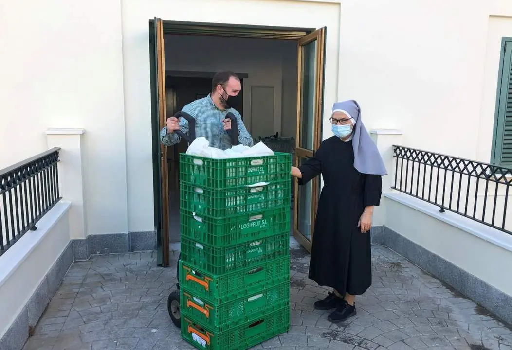 Donaci&oacute;n de alimentos de Mercadona a las Hermanitas de los Pobres. - Mercadona