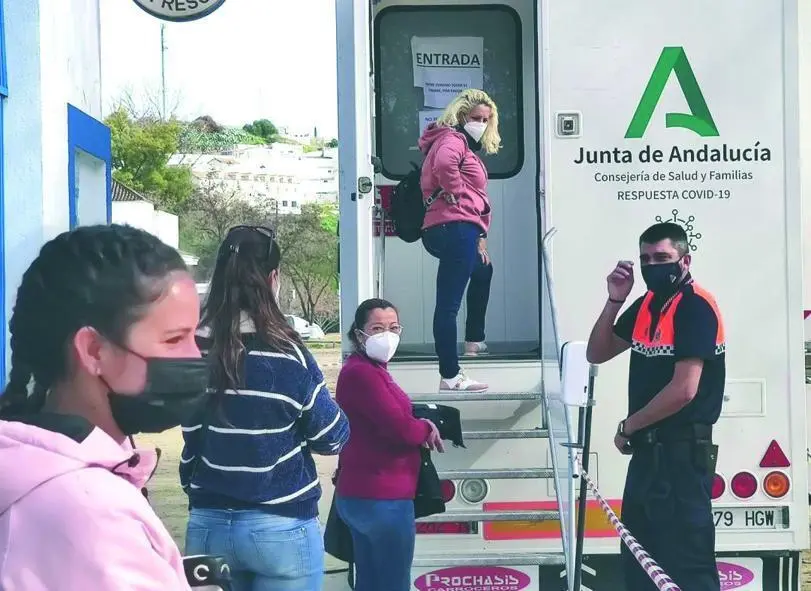 Unidad M&oacute;vil de Cribados de la Junta. - Mac&iacute;as