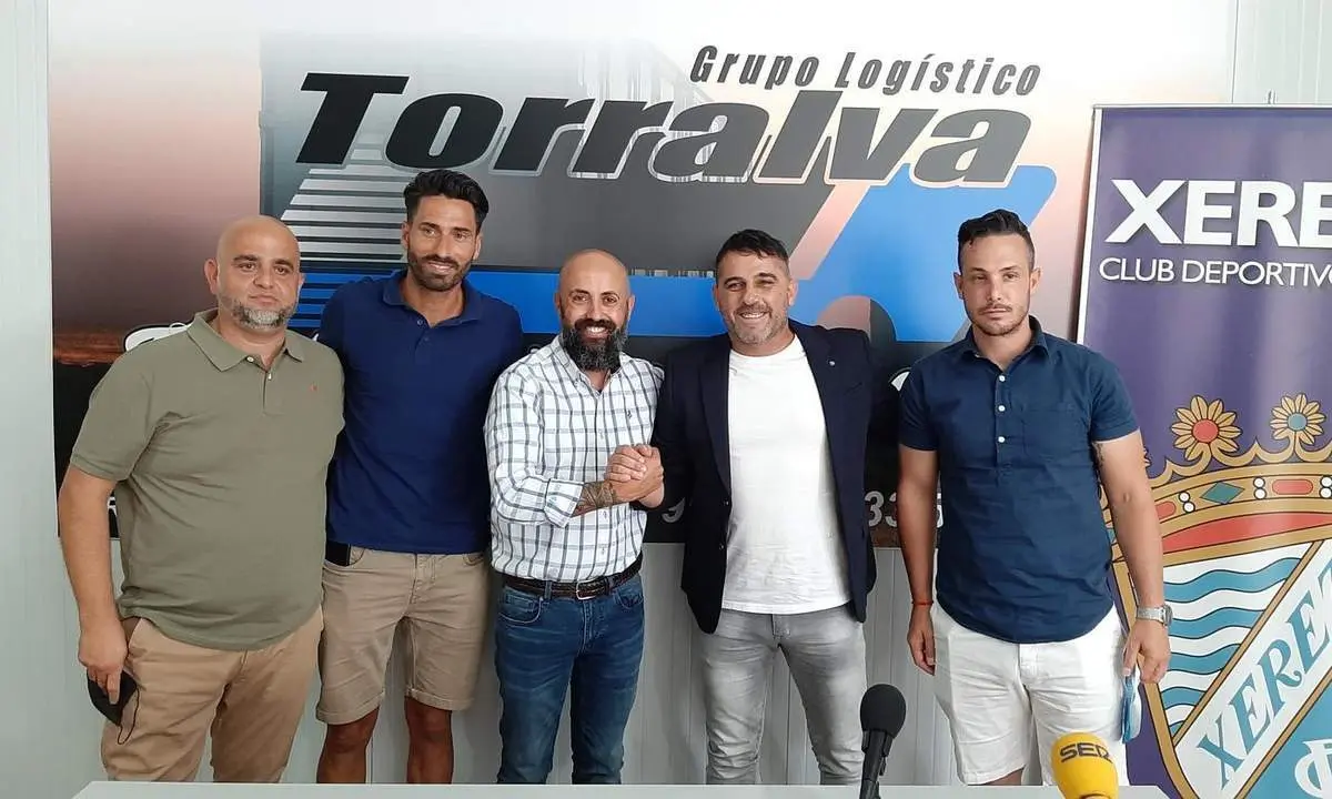 Presentaci&oacute;n de Emilio Fajardo como nuevo entrenador del Xerez CD. - 