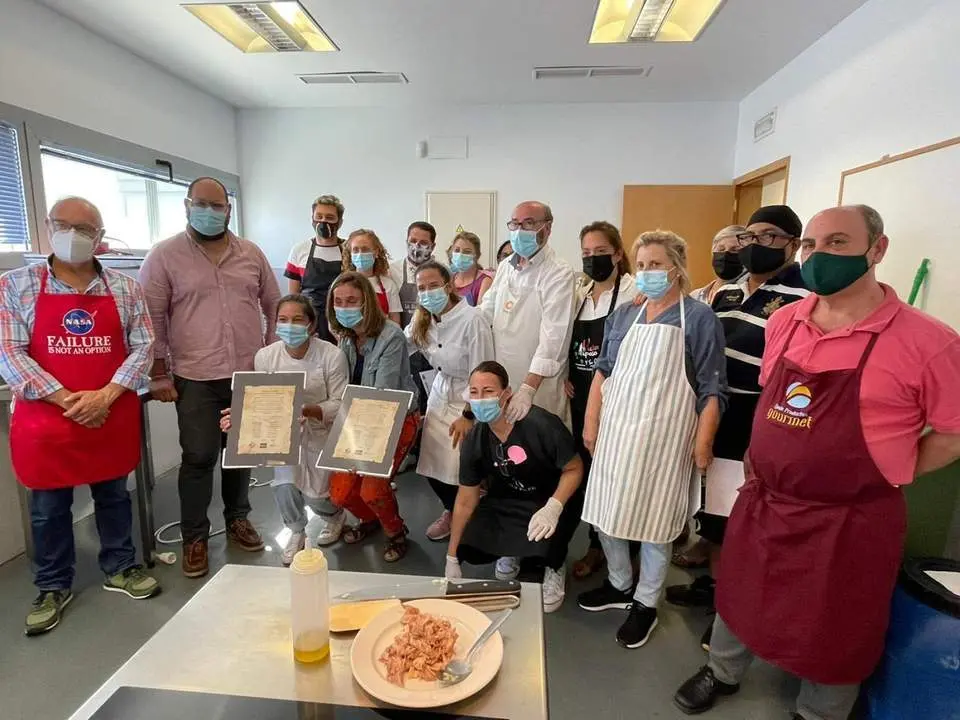 Participantes de las II Jornadas Gastron&oacute;micas  &ldquo;El Puerto en torno a una mesa&rdquo;. - Viva.