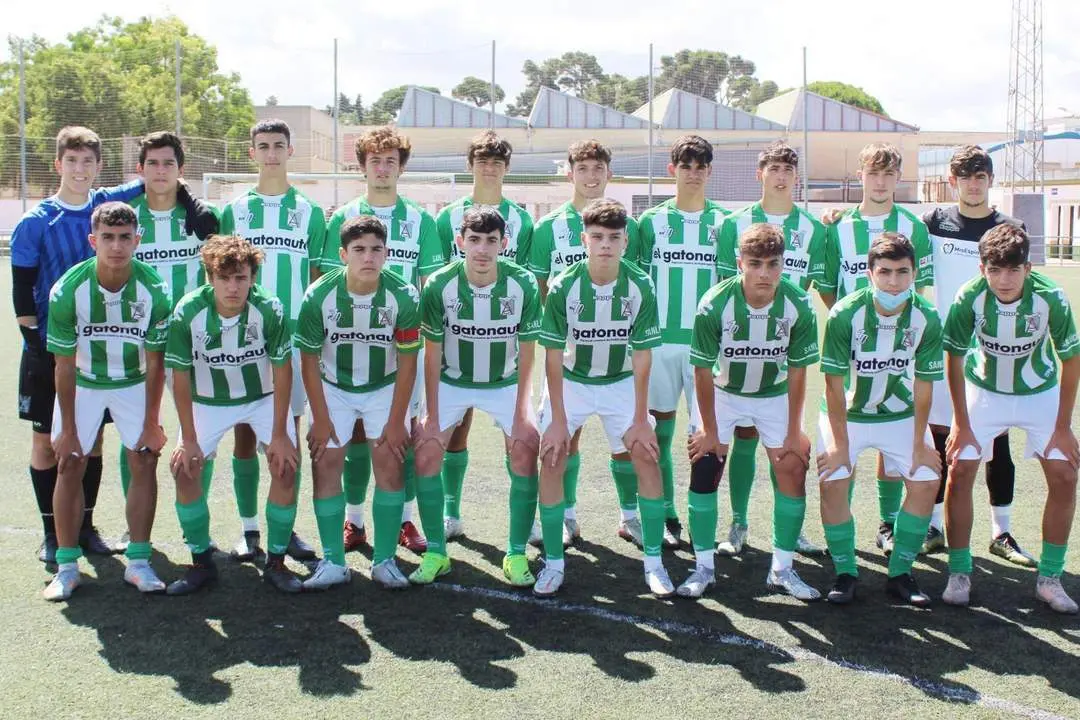 Los jugadores del equipo cadete A del Atl&eacute;tico Sanluque&ntilde;o que afrontaron este encuentro - Ra&uacute;l J. Bustillos