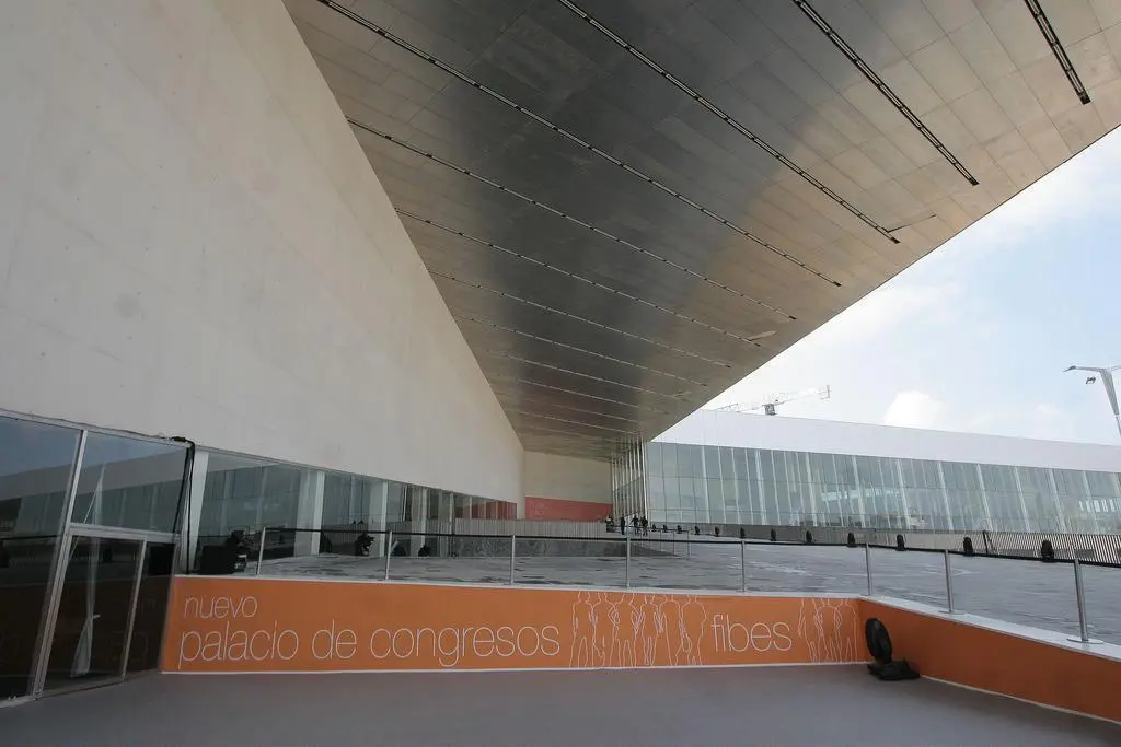 Palacio de Congresos y Exposiciones de Fibes. - Fibes
