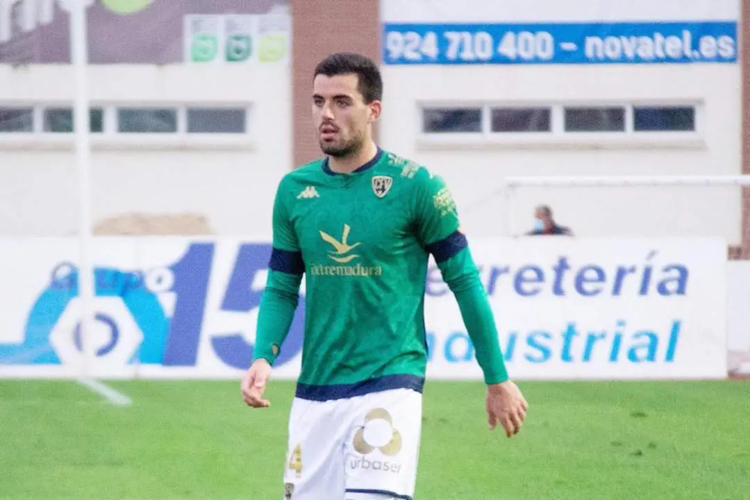 Julen Azkue procede del Villanovense - CFV